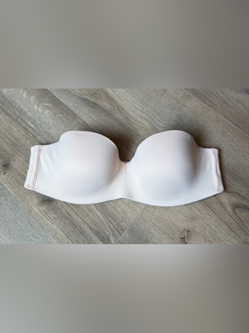 PINK Victoria's Secret Strapless Smooth push up Bra in nude. Great condition!